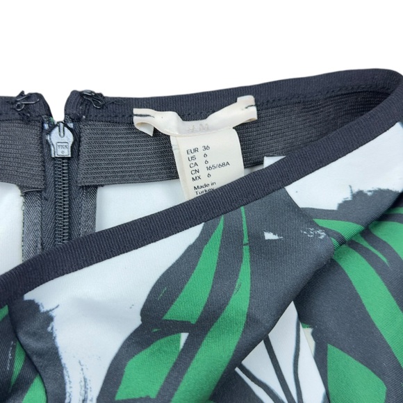 H&M Floral Neoprene Skirt - Picture 4 of 12